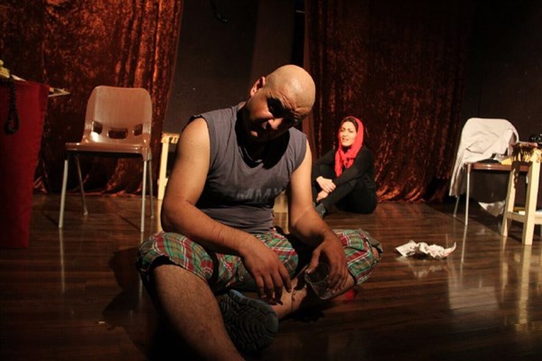 فاطمه گودرزی و رضا رویگری زنگ افتتاح نمایش «زیرزمین» را می‌نوازند