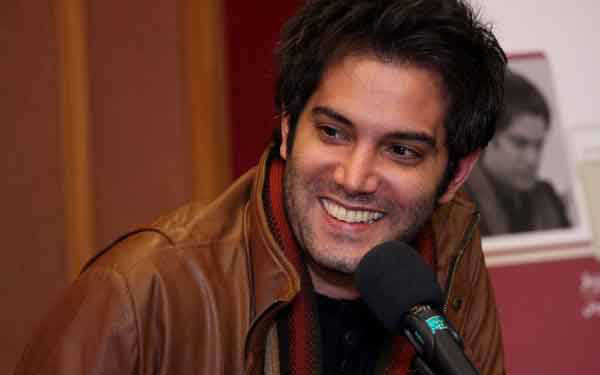 امیر علی نبویان «ریش فیدل، غبغب مرکل» را کارگردانی می‌کند