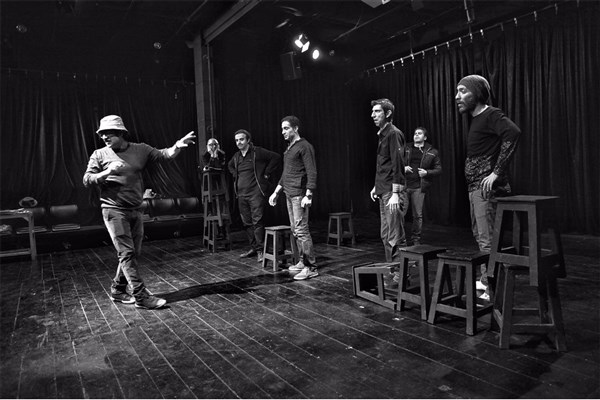 «کمدی استشمامات» به صحنه می‌رود