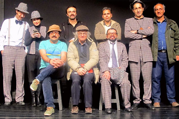 فریدون جیرانی به تماشای «کمدی استشمامات» نشست