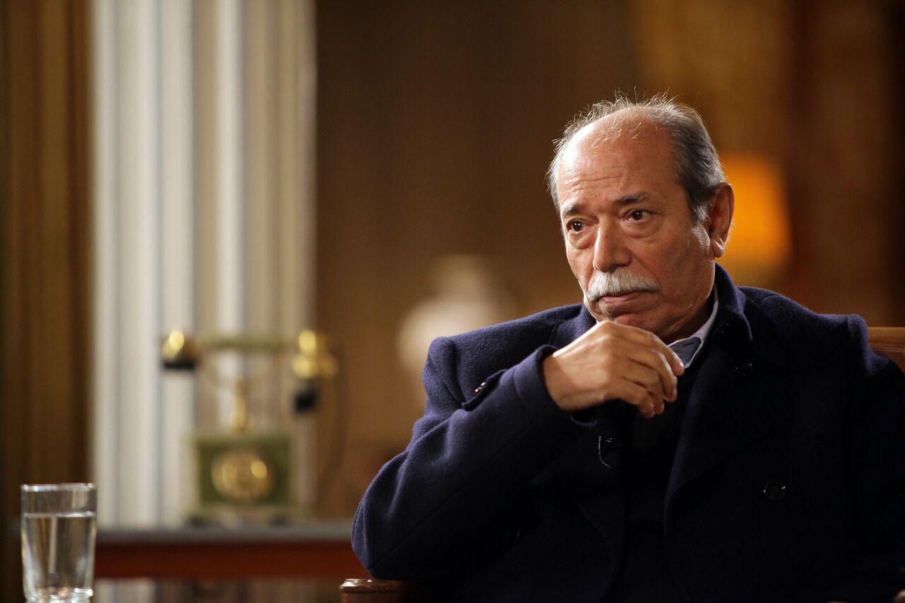 علی نصیریان در سالن الیزه بیاریتس پاریس علی نصیریان در سالن الیزه بیاریتس پاریس