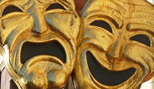 چه نمایش هایی در تهران روی صحنه است؟ چه نمایش هایی در تهران روی صحنه است؟