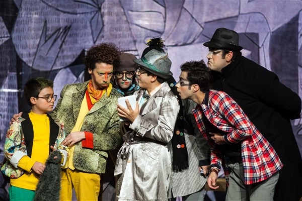 «خروسک پریشان» تا 20 اسفند در تالار هنر روی صحنه است