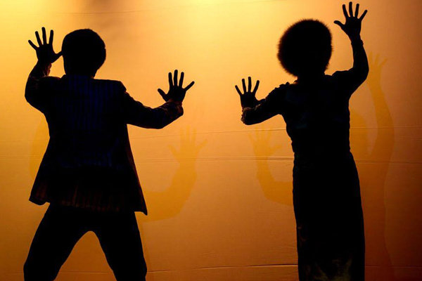 تئاتر «فراتر از کلمات» در فرانسه روی صحنه می‌رود