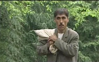 فرزند امیر آتشانی: وضعیت جسمی پدرم مناسب نیست/مردم دعا کنند