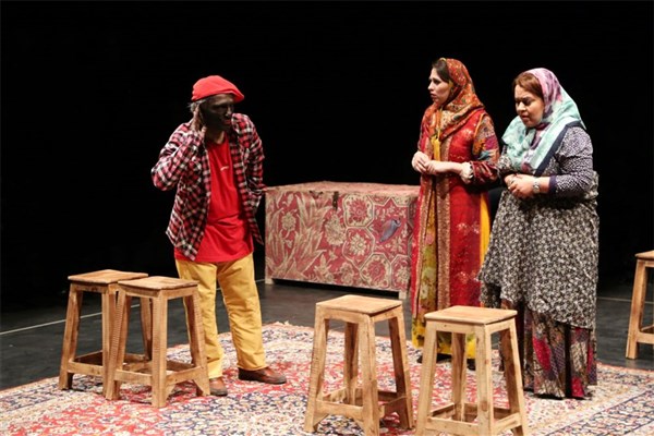 نمایش «سایه به سایه» پذیرای هنرمندان، عکاسان و خبرنگاران میشود نمایش «سایه به سایه» پذیرای هنرمندان، عکاسان و خبرنگاران میشود