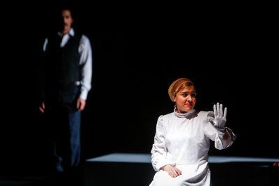 بزرگان تئاتر از دانشجویان به عنوان نیروهای پویا استفاده کنند بزرگان تئاتر از دانشجویان به عنوان نیروهای پویا استفاده کنند