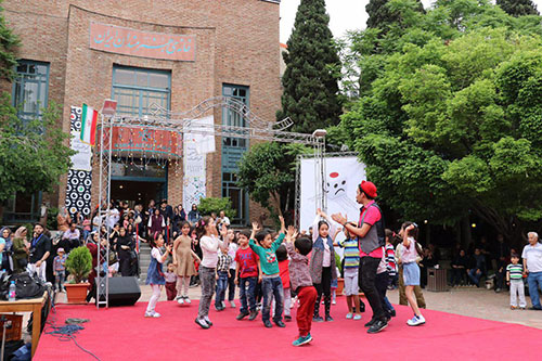 چند خبر از ششمین روز جشن خانه تئاتر چند خبر از ششمین روز جشن خانه تئاتر