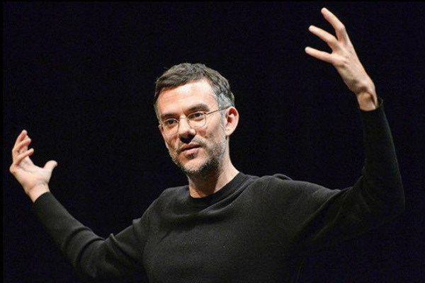 لوران شتوان: تئاتر، نمایش چهره به چهره نیست