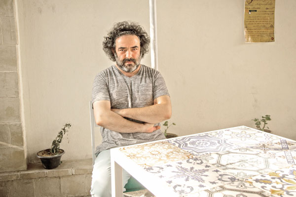 چخوف مدام قراردادها را به هم مي‌ريزد