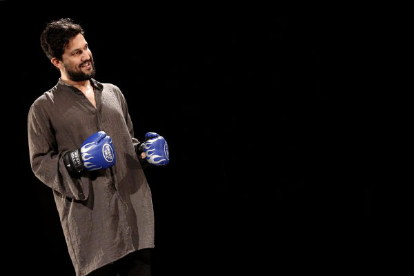 حامد بهداد: غیرمسولانه از تئاتر دور شده بودم