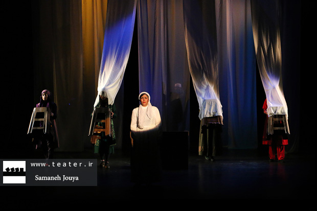 پایان اجرای نمایش «نیلوفر و نفت» در تماشاخانه ایرانشهر پایان اجرای نمایش «نیلوفر و نفت» در تماشاخانه ایرانشهر