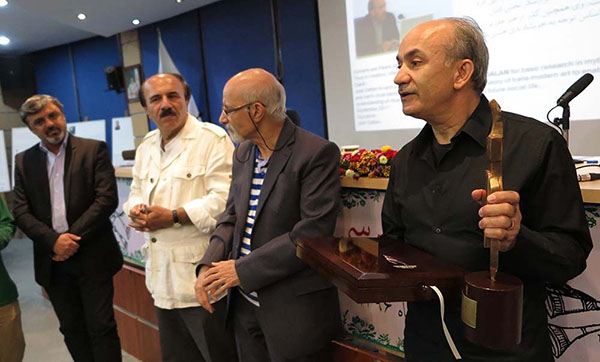 جایزه جلال ستاری به پژوهشگران ایرانی و خارجی اهدا شد جایزه جلال ستاری به پژوهشگران ایرانی و خارجی اهدا شد