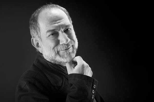 آتیلا پسیانی به «الیور توئیست» پیوست آتیلا پسیانی به «الیور توئیست» پیوست