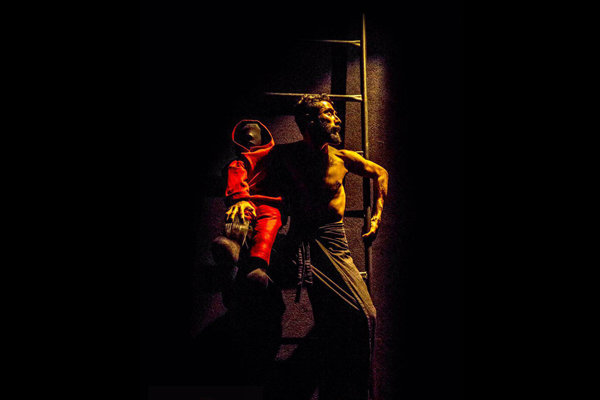 «هدیه مرموز» منتخب تماشاگران فستیوال جهانی مونودرام شد