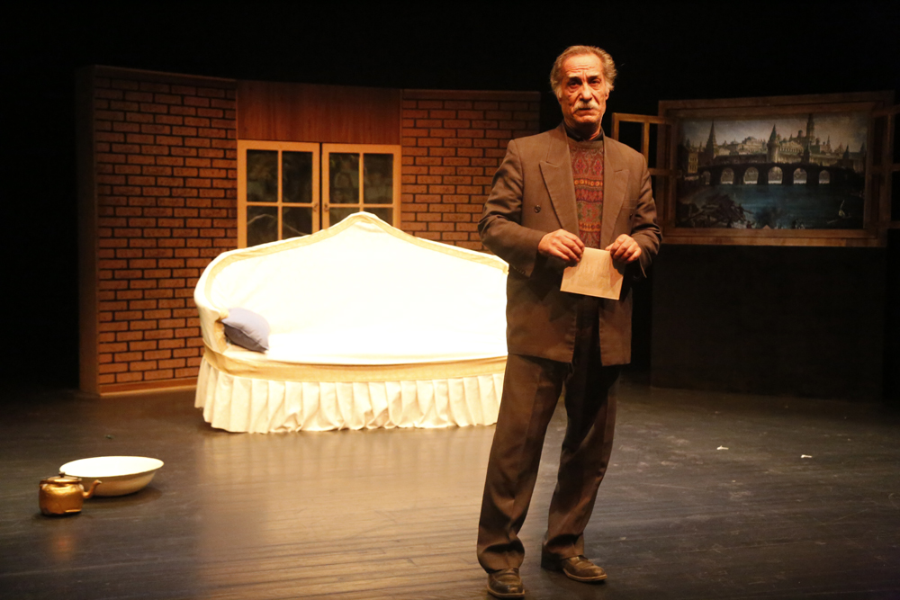 آغاز «عروسی» در تالار قشقایی آغاز «عروسی» در تالار قشقایی