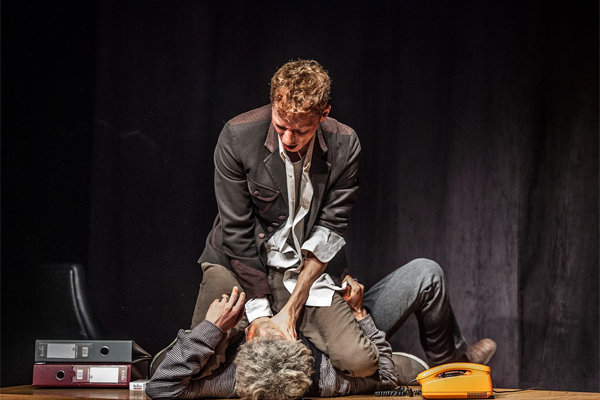 اجرای مجدد «زندگی در تئاتر» بعد از وقفه‌ای کوتاه