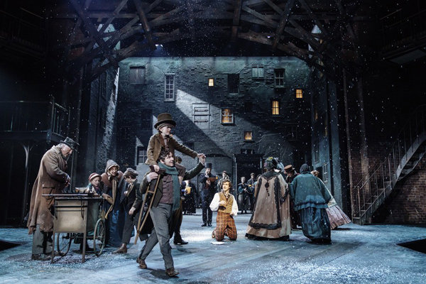 لندن «سرود کریسمس» می‌خواند