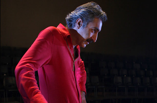 باید بند ناف تئاتر را از لولههای نفت برید باید بند ناف تئاتر را از لولههای نفت برید