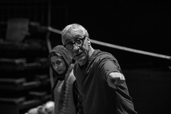 مسعود رایگان «لاسارو» را به صحنه میبرد مسعود رایگان «لاسارو» را به صحنه میبرد