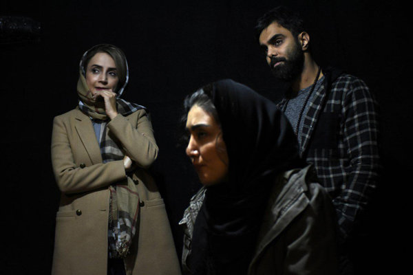 «چشمها» از دوم بهمن به پردیس شهرزاد میرود «چشمها» از دوم بهمن به پردیس شهرزاد میرود