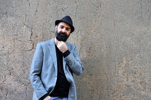 محمد عاقبتی در اعتراض به حذف «روز عقیم»، از داوری بخش آف استیج انصراف داد محمد عاقبتی در اعتراض به حذف «روز عقیم»، از داوری بخش آف استیج انصراف داد