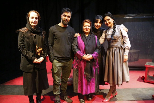 اجراى مخصوص ناشنوایان براى اولین بار در تئاتر اجراى مخصوص ناشنوایان براى اولین بار در تئاتر