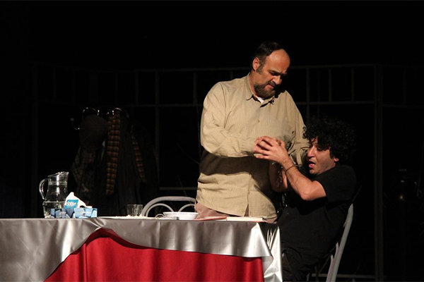 گلایه یک کارگردان از نحوه بلیت فروشی جشنواره تئاتر فجر