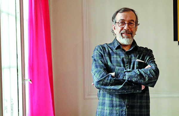 زير پاي‌مان را گود مي‌كنيم