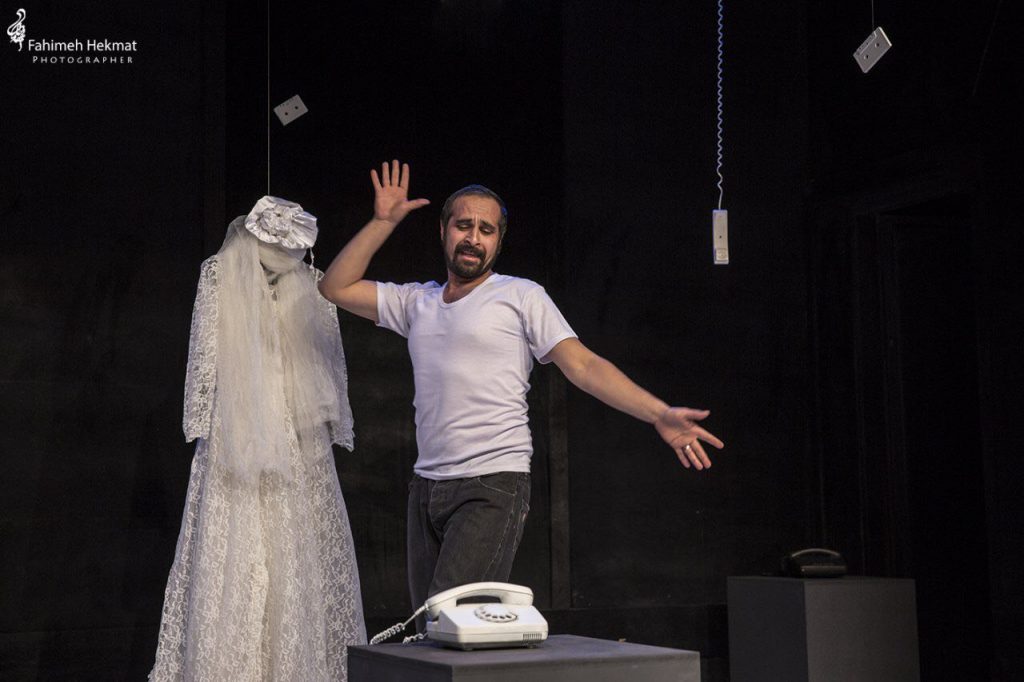 اجرای ویژه خبرنگاران و عکاسان نمایش «آناااااااام» اجرای ویژه خبرنگاران و عکاسان نمایش «آناااااااام»