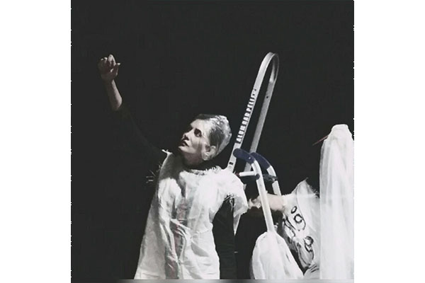 اجرای نمایش بازی _گر در نهمین جشنواره مونولوگ دانشگاه هنر