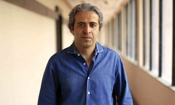 مجموعه نمایشنامههای ایوب آقاخانی با رویکرد جنگ منتشر شد مجموعه نمایشنامههای ایوب آقاخانی با رویکرد جنگ منتشر شد