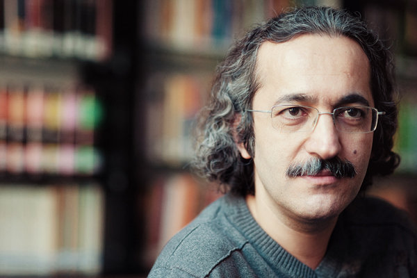 محمد یعقوبی: بلد نیستم مانند نویسنده‌های فرمایشی روزگارم را بزک کنم