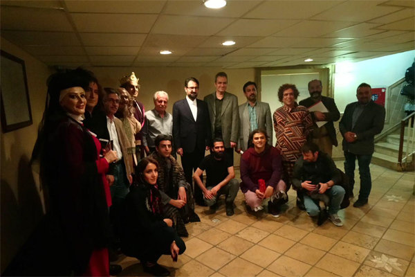 معاون هنری وزیر ارشاد به دیدن «هملت و دن کیشوت» رفت