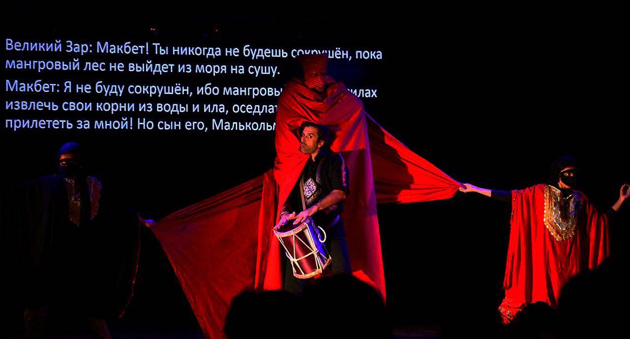 ابراهیم پشتکوهی نمایش «مکبث زار» را به آذربایجان میبرد ابراهیم پشتکوهی نمایش «مکبث زار» را به آذربایجان میبرد