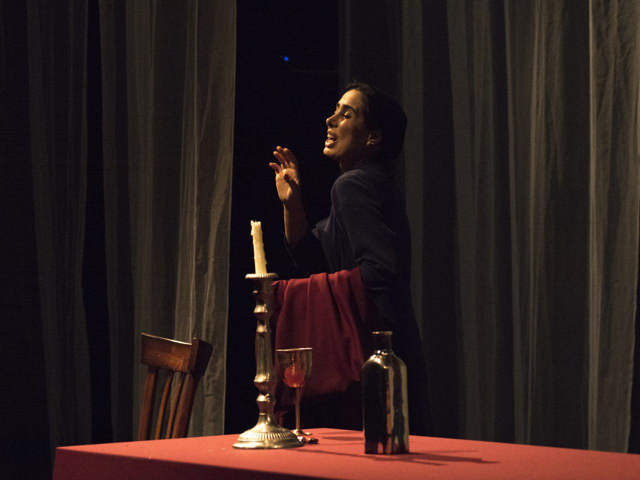 عکس هایی از نمایش «مرثیه ای برای یک دختر»