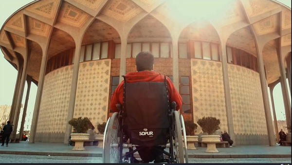 مناسب نبودن سالن های تئاتر برای معلولان در برنامه «شهری برای همه»