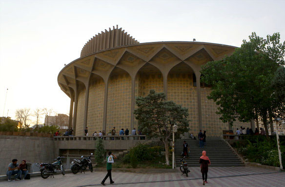 اجرای 2 اثر نمایشی در مجموعه تئاتر شهر تمدید شد