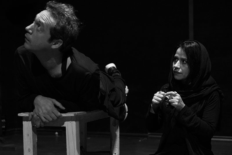 «زخمهای وحشتناک زمین بازی» به روی صحنه میرود «زخمهای وحشتناک زمین بازی» به روی صحنه میرود