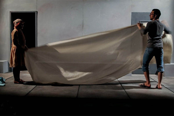 «آنشرلی با موهای خیلی قرمز» در تهران