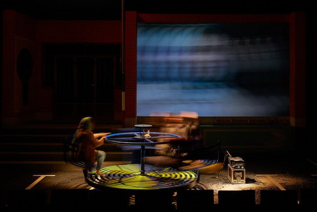 نمایش «بی‌تابستان» در جشنواره آوینیون