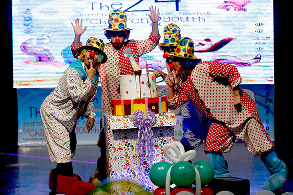 معرفی هیات بازخوانی و انتخاب متون بخش خیابانی