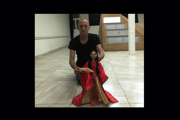 نمایشی که باید رمزیابی شود