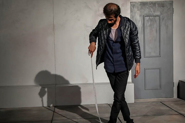 یک سانس ویژه برای اجرای روز دوشنبه «آنشرلی با موهای خیلی قرمز»