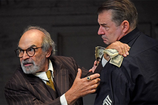 درخشش هرکول پوآرو بر صحنه تئاتر