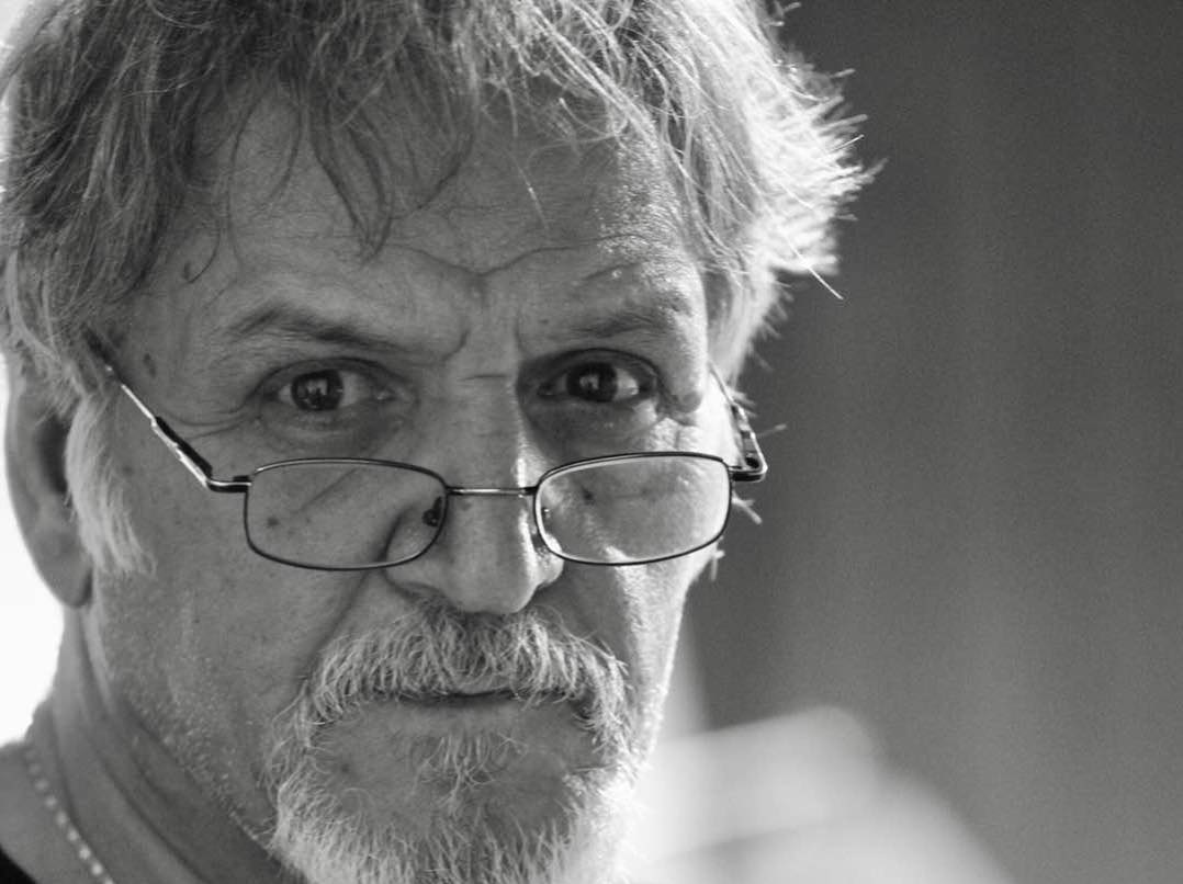 خسروشهراز: ترجيح ميدهم بخاطر حفظ آبرو و حيثيت خانواده تئاتر خيلي از واقعيت هارو باز گو نكنم