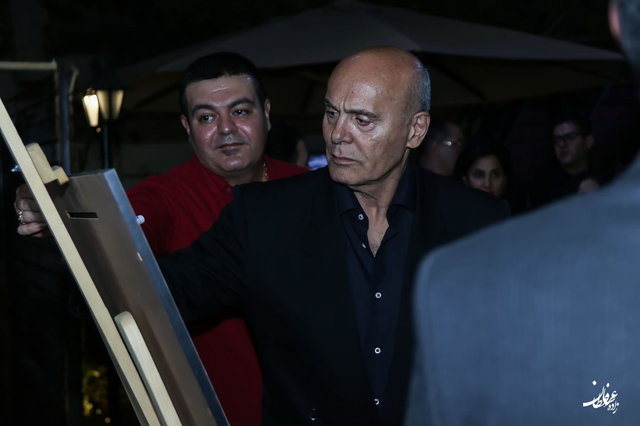 آغاز اجرای «خانه نم زده» با حضور جمشید هاشم‌ پور