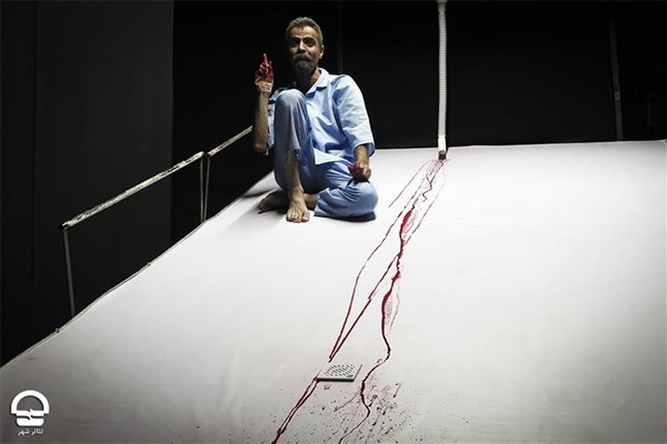 به دلیل کناره‌گیری بازیگر؛ نمایش پانزده سال آینده به اجرای خود پایان داد