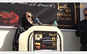 فیلم/ آواز خواندن دختر ضیاالدین دری در مراسم تشییع پدرش