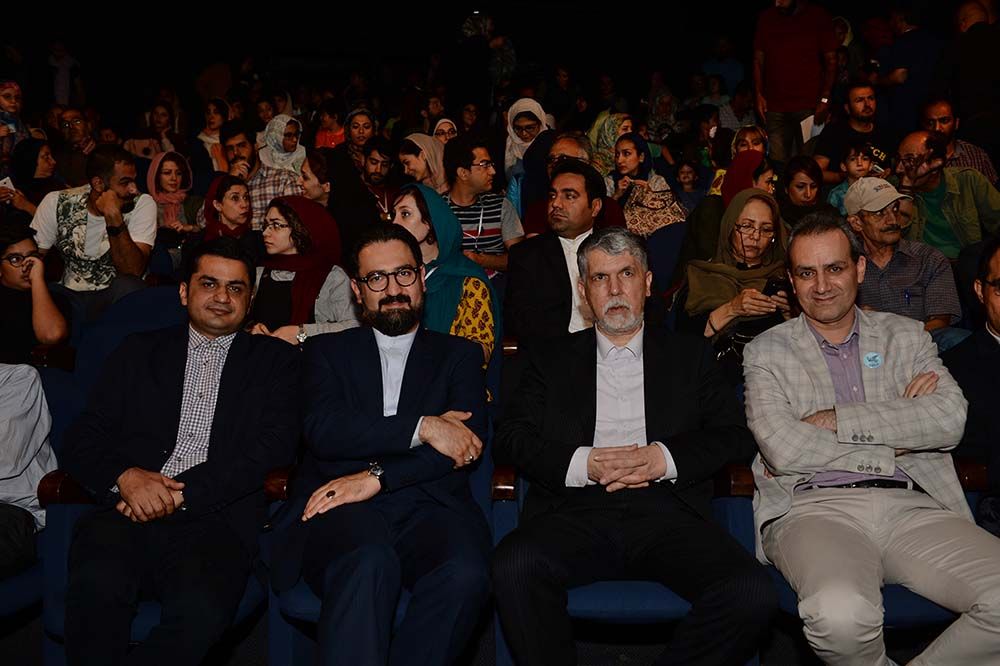 وزیر فرهنگ و ارشاد به تماشای «دزد لالایی‌ها» نشست